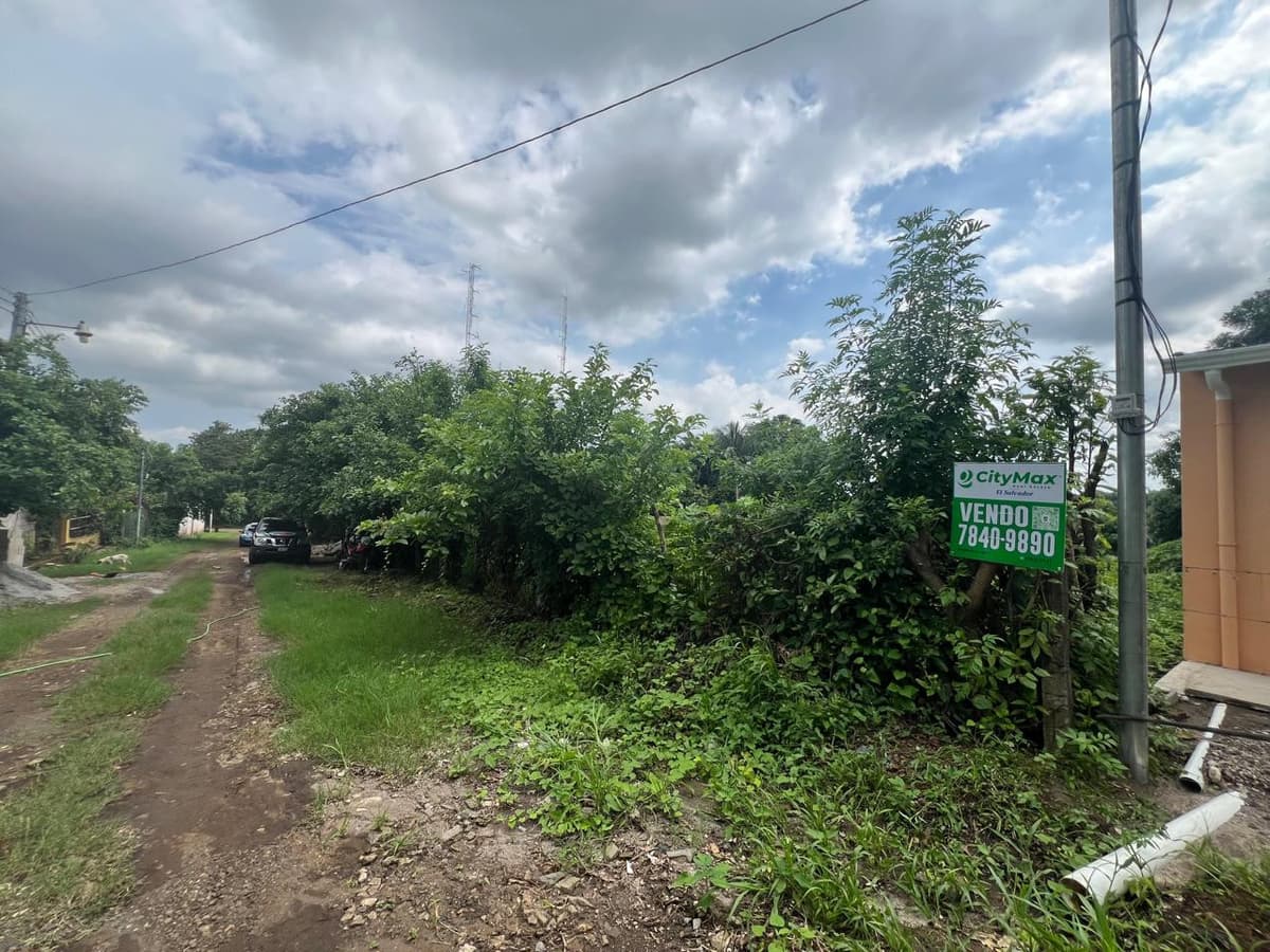 Terrenos en venta en Las Brisas Sonsonate  - foto 1