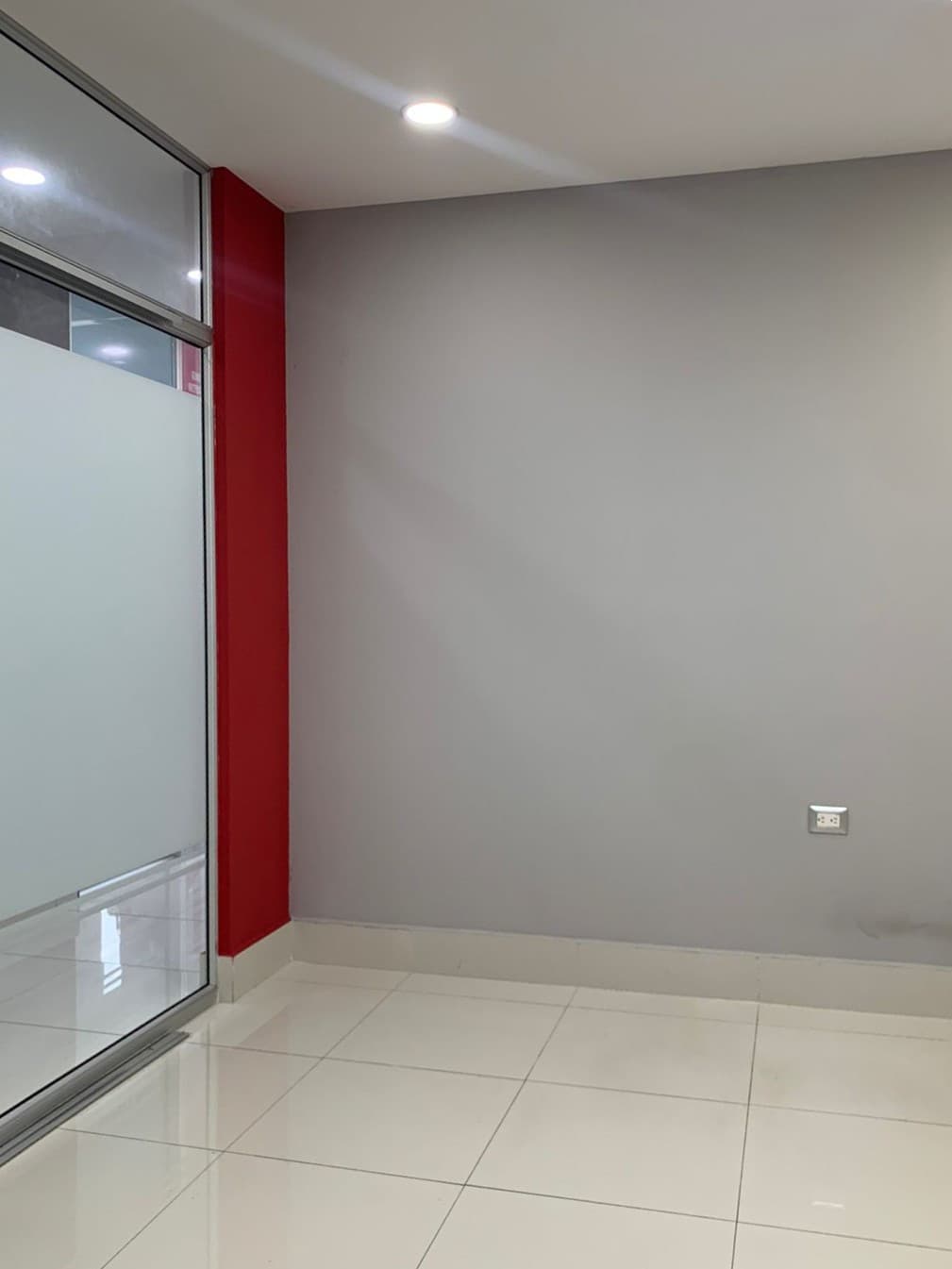 Local para oficina en alquiler en Santa Ana - foto 1