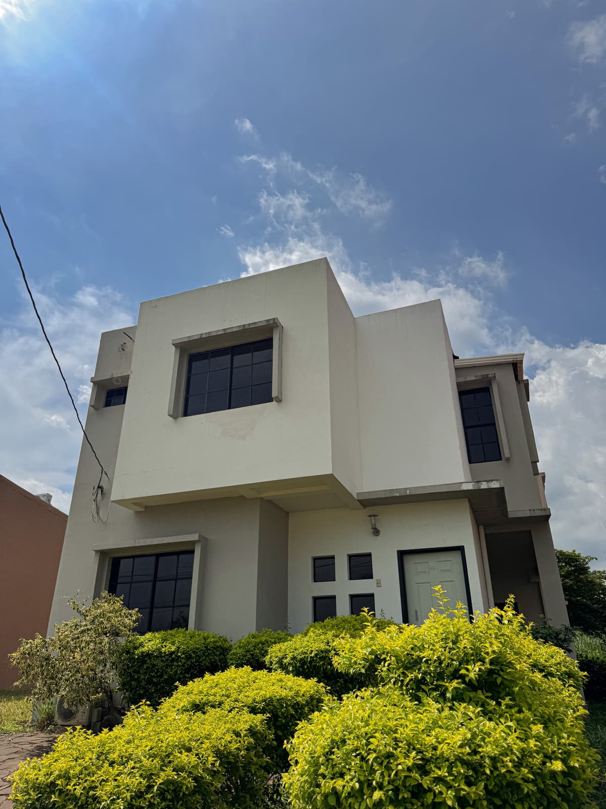Casa nueva en Residencial Altamira Sonzacate 2 plantas - foto 1