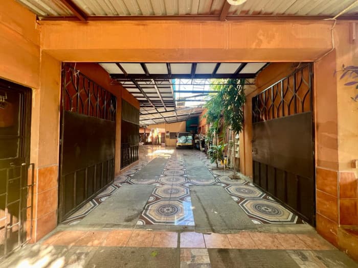 Casa comercial en venta en colonia IVU Santa Ana - foto 1
