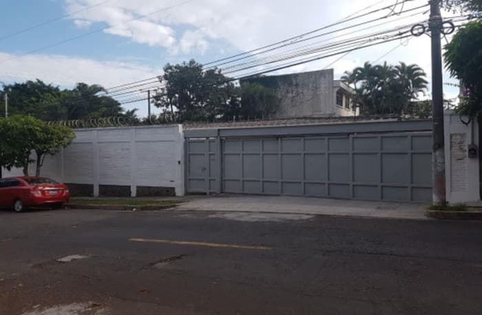 Alquilo propiedad comercial 539 m² Escalón 9 parqueos - foto 1
