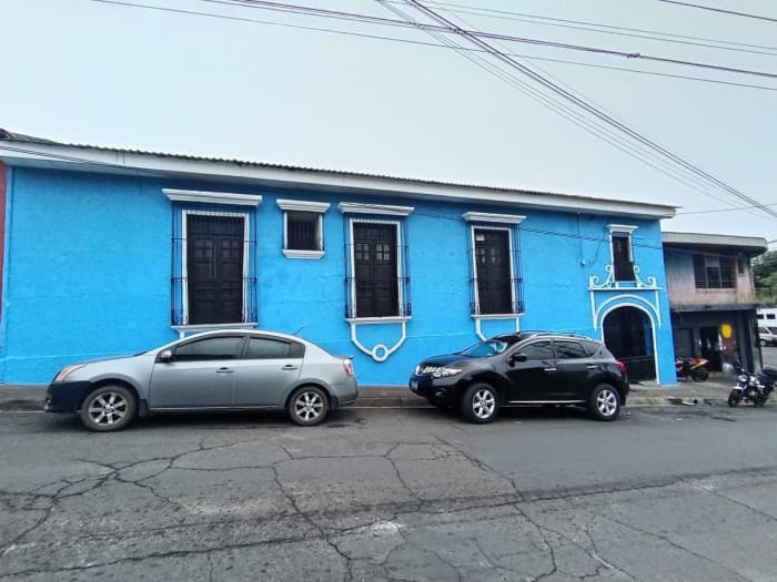 Casa en Venta con 9 Cuartos 7 Baños en Centro Sonsonate - foto 1
