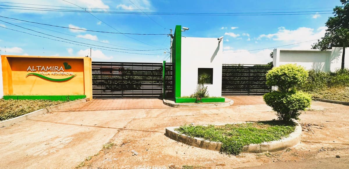 Terrenos en residencial Villa de Altamira Sonzacate  - foto 1
