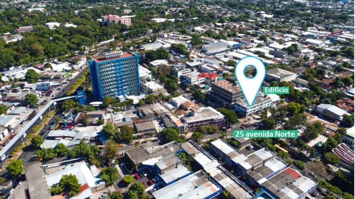 Edificio de 2050 metros por Hospital Bloom 18 parqueos - foto 1
