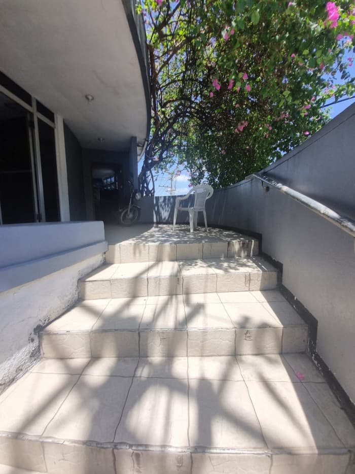 Alquilo Oficina Colonia Escalón por Redondel Luceiro - foto 1