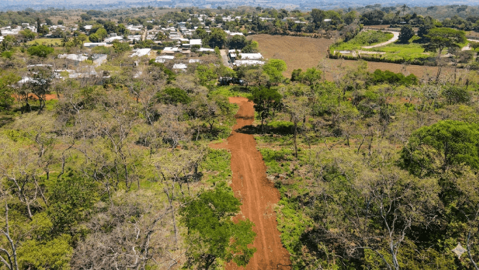 Venta lote de equina Urbanización El Bosque Ahuachapán - foto 1