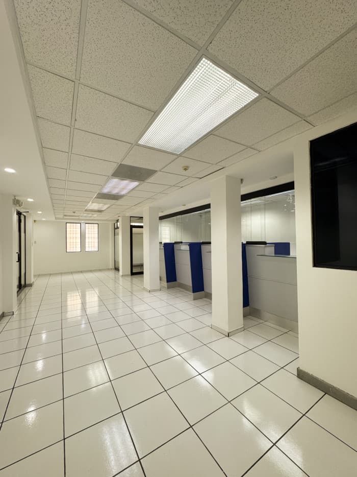 Espacio corporativo en el corazón bancario de Santa Ana - foto 1