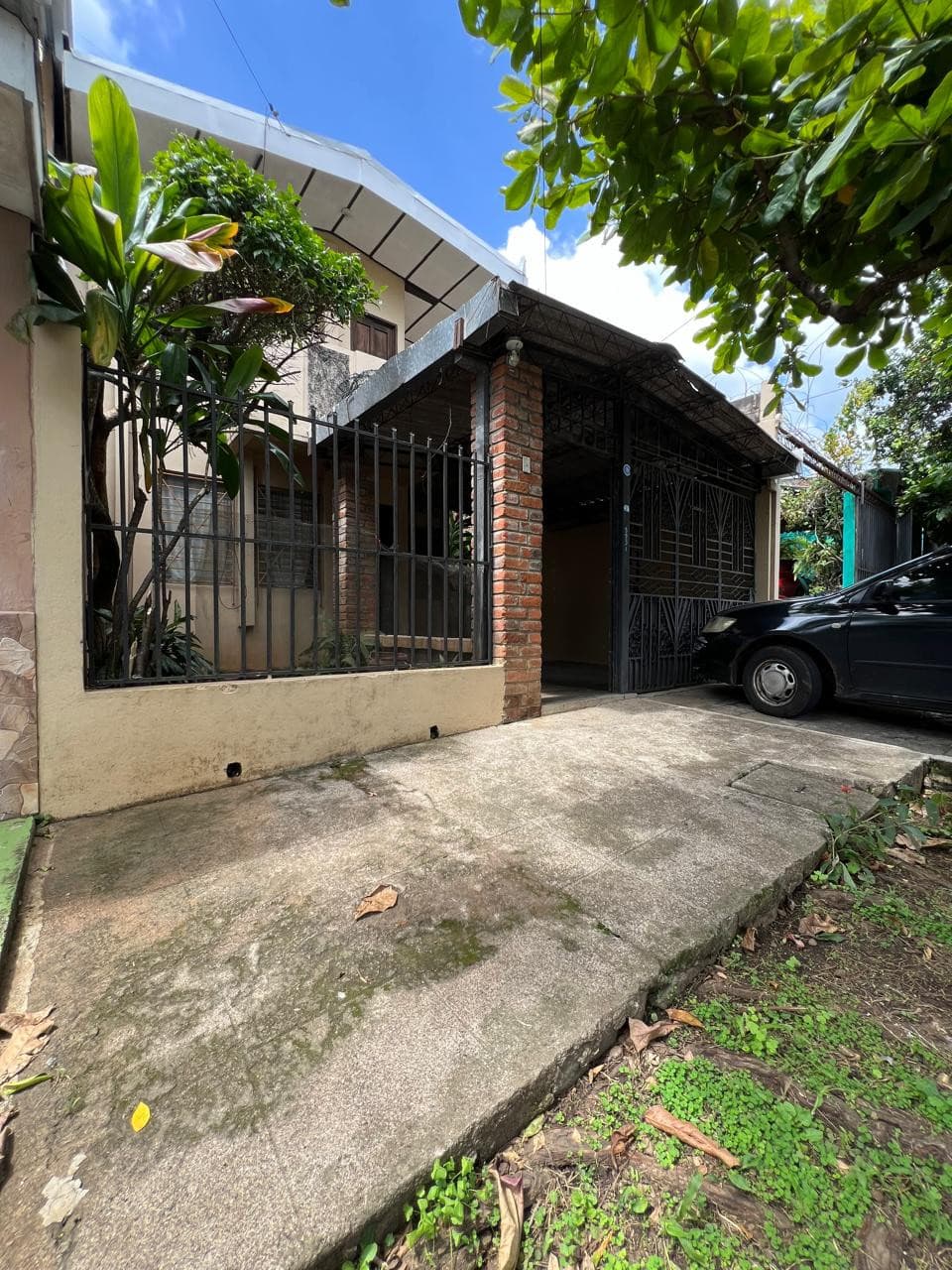 Casa en venta en el centro de Ahuachapán  - foto 1
