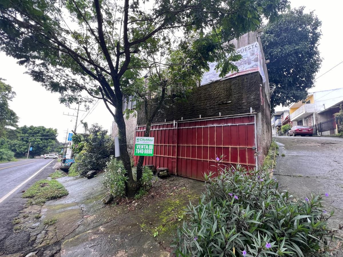 Casa en venta a orilla de carretera en Salcoatitán - foto 1