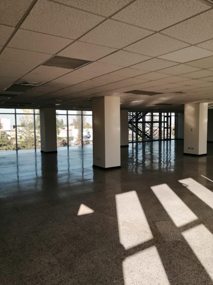 ALQUILO 460 M2 en Edificio frente a Salvador del Mundo - foto 1