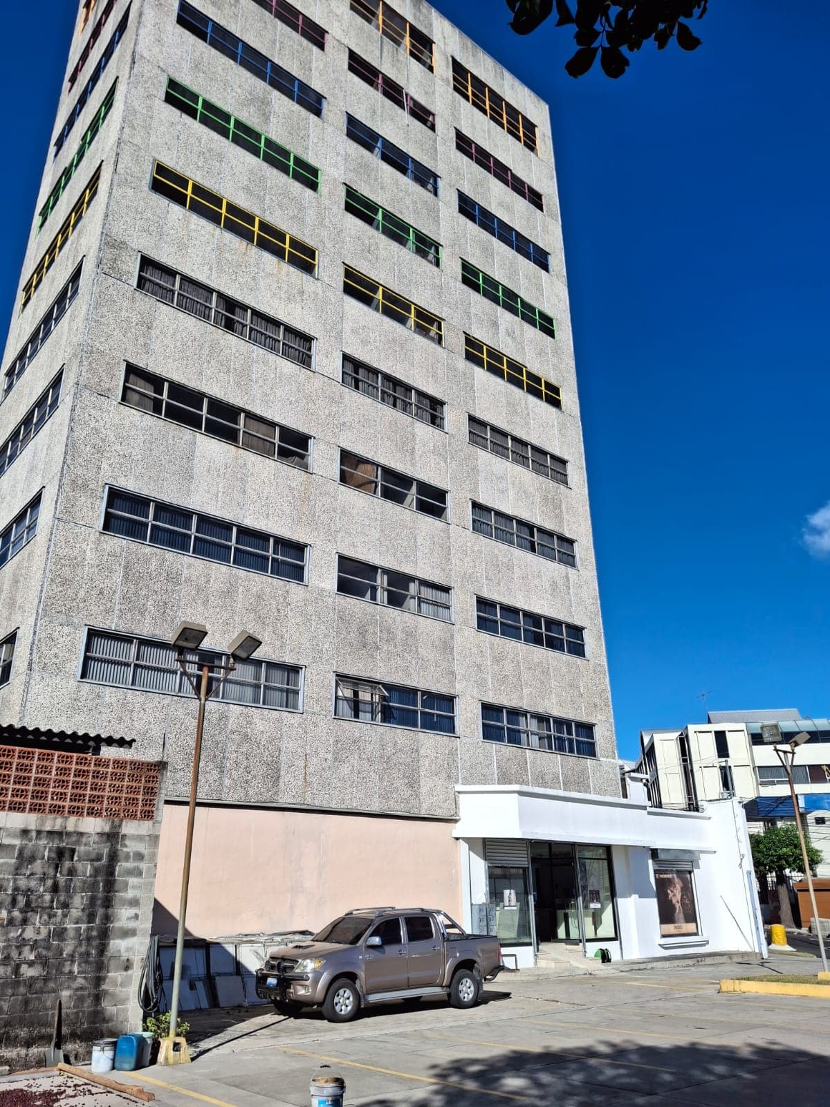 Local para oficina de 200 metros sobre Avenida Olímpica - foto 1
