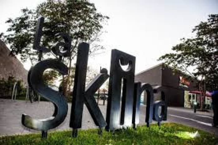 Local en alquiler en centro comercial La Skina 85.67 m² - foto 1