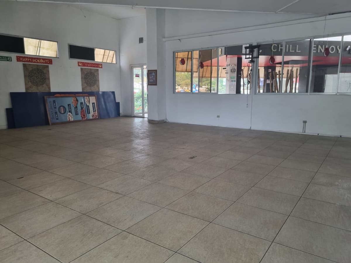 Local en alquiler 210 Metros en  Plaza L'Albero  - foto 4