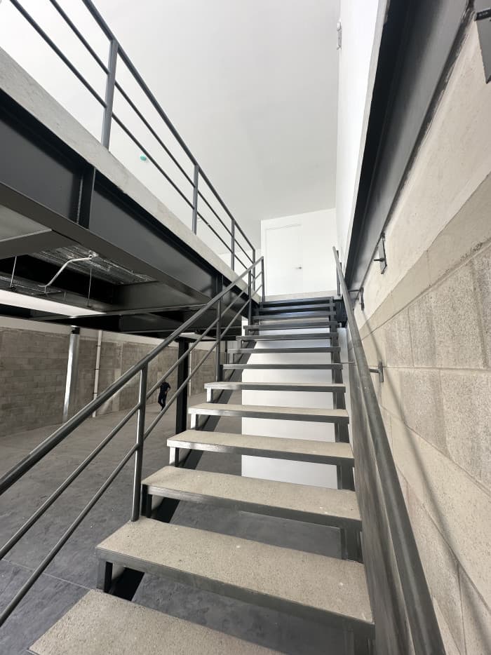 Ofibodega en venta 870 m² cercano redondel Integración - foto 3