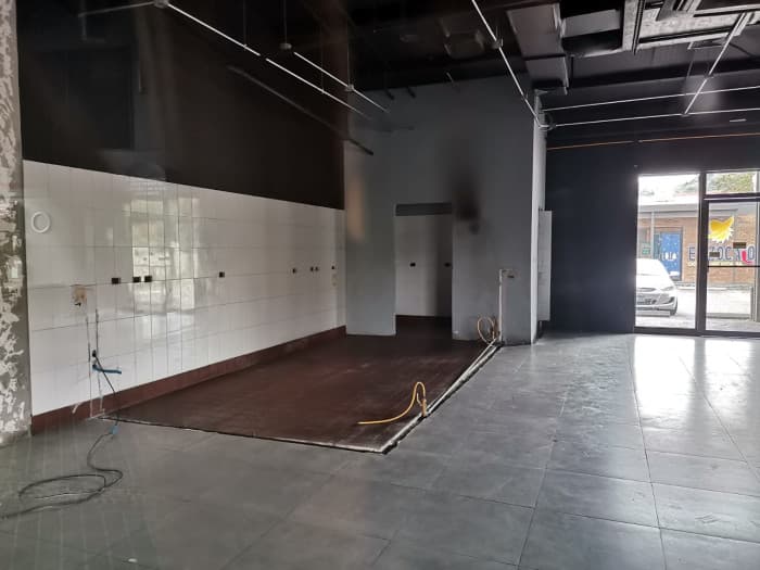 Local en alquiler en centro comercial La Skina 85.67 m² - foto 4