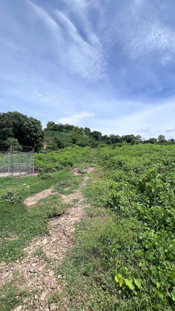 Derecho en venta de lote en Altos de Las Mercedes - foto 3