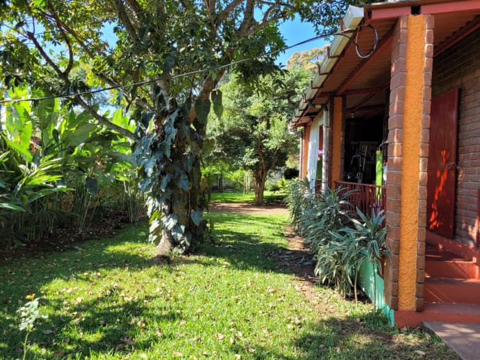 Vendo hermosa y amplia casa en Santa Ana - foto 3