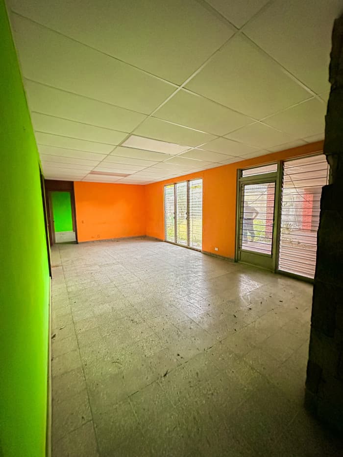 Casa comercial GRANDE en alquiler en Colonia Escalón - foto 3