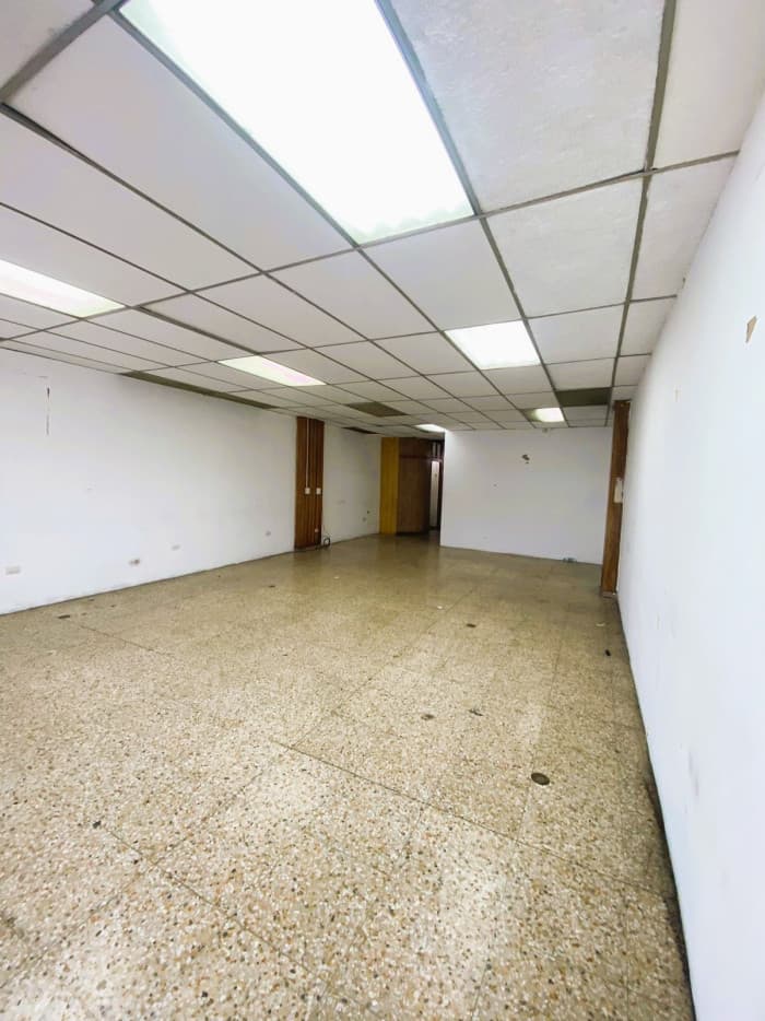 Espacio Comercial de 95 mts en Avenida Olímpica - foto 2