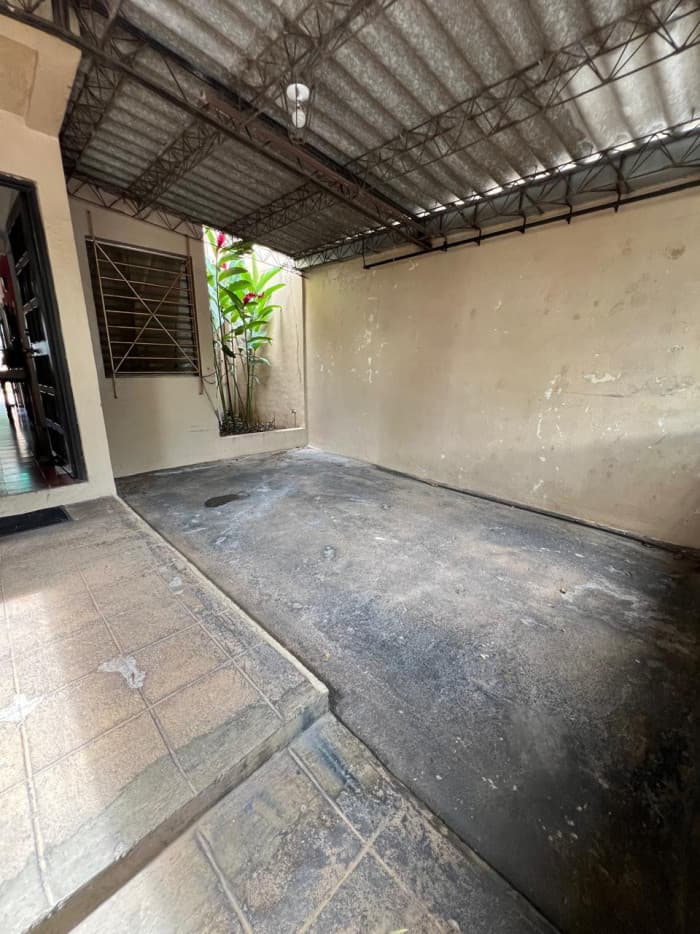 Casa en venta en el centro de Ahuachapán  - foto 2