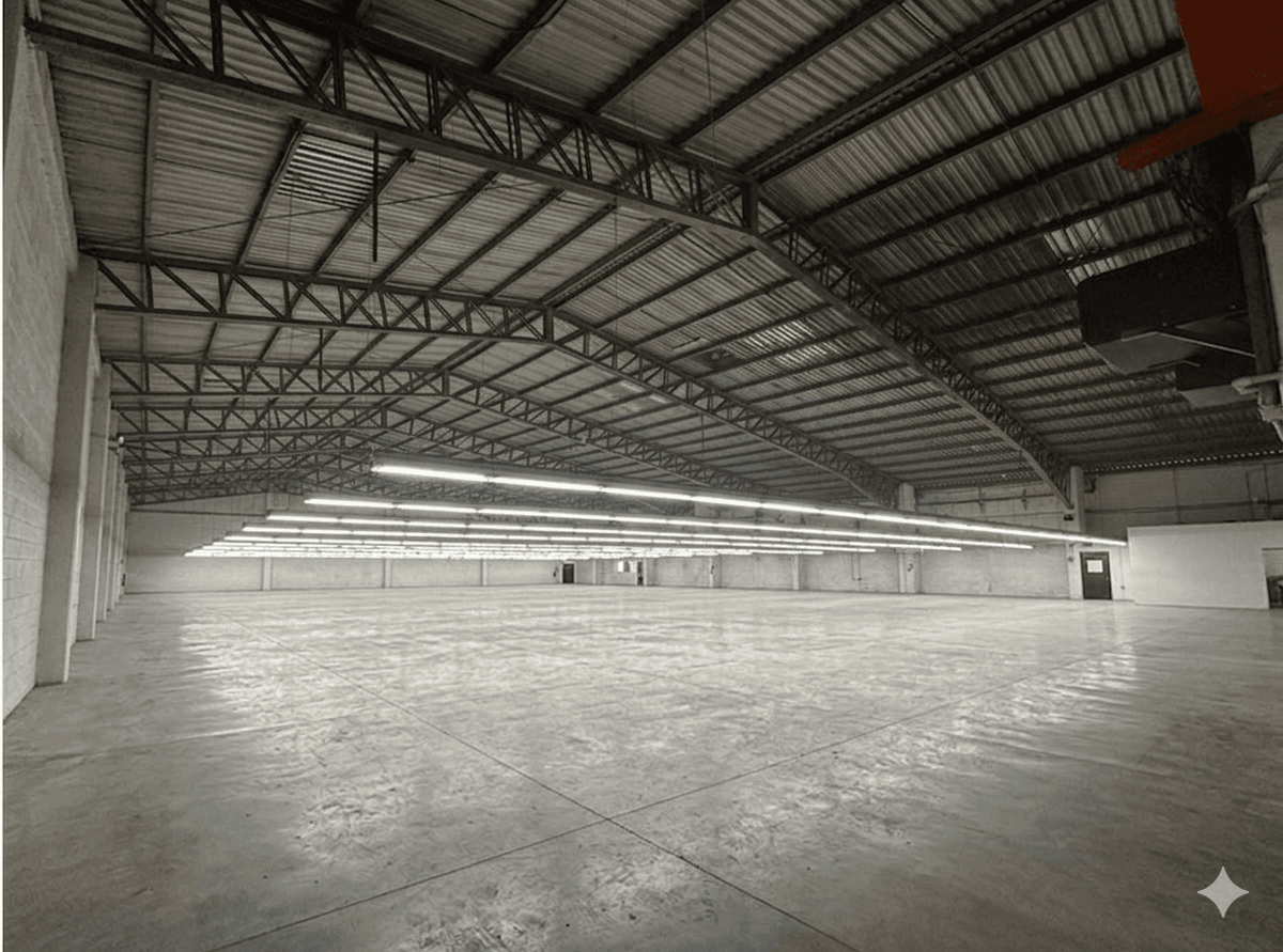 Bodega en el Plan de la Laguna con 5 muelles de carga - foto 3