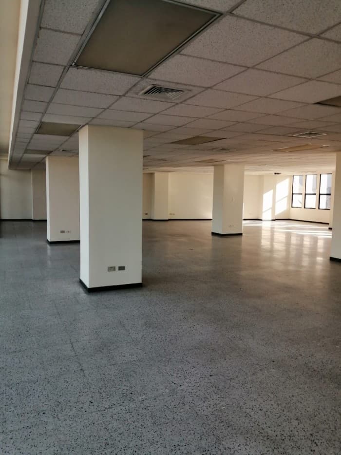 ALQUILO 460 M2 en Edificio frente a Salvador del Mundo - foto 2