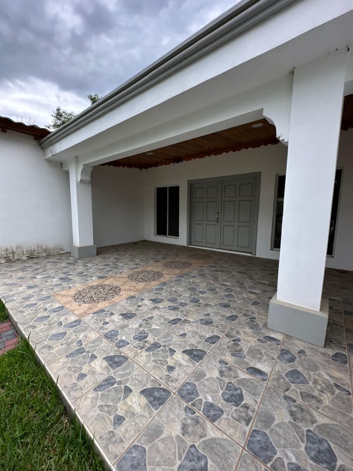 Hermosa casa en venta en el Lago de Güija en Metapán - foto 4