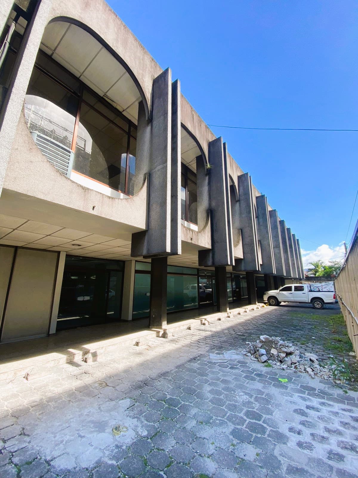 Espacio Comercial de 95 mts en Avenida Olímpica - foto 3