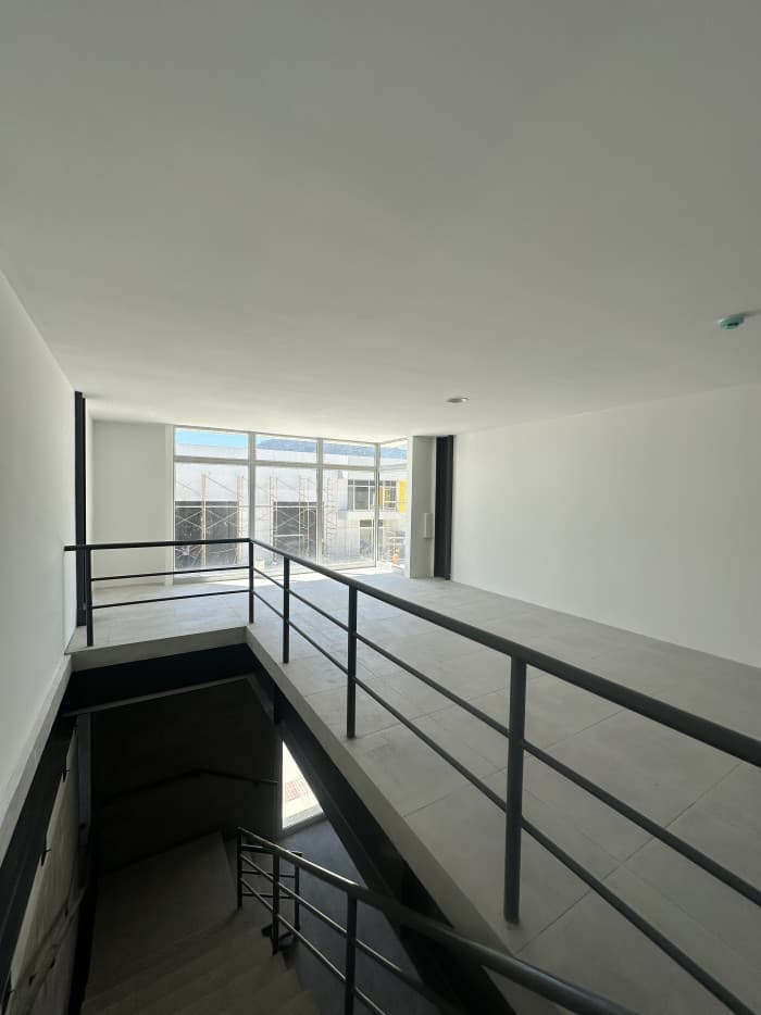 Ofibodega en venta 870 m² cercano redondel Integración - foto 4