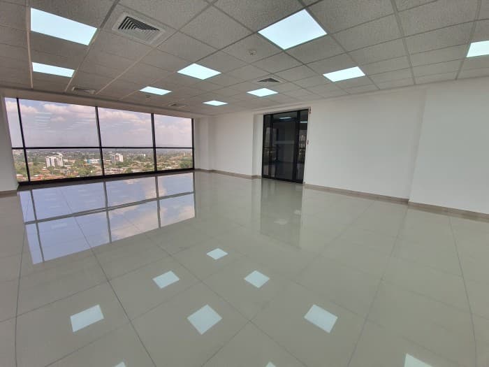 Oficina de 167 metros con acabados en Torre Corporativa - foto 2