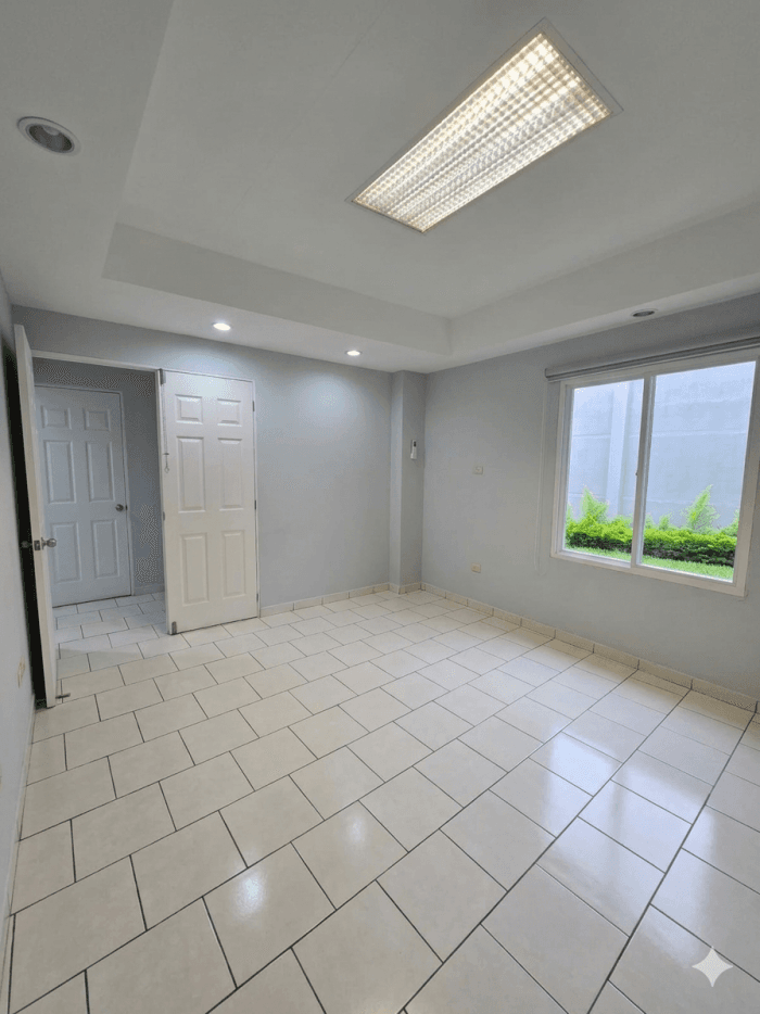 Alquiler de local comercial para servicios de salud - foto 2