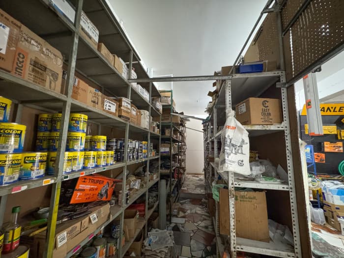 Propiedad comercial Aguilares sala de ventas y bodega - foto 4