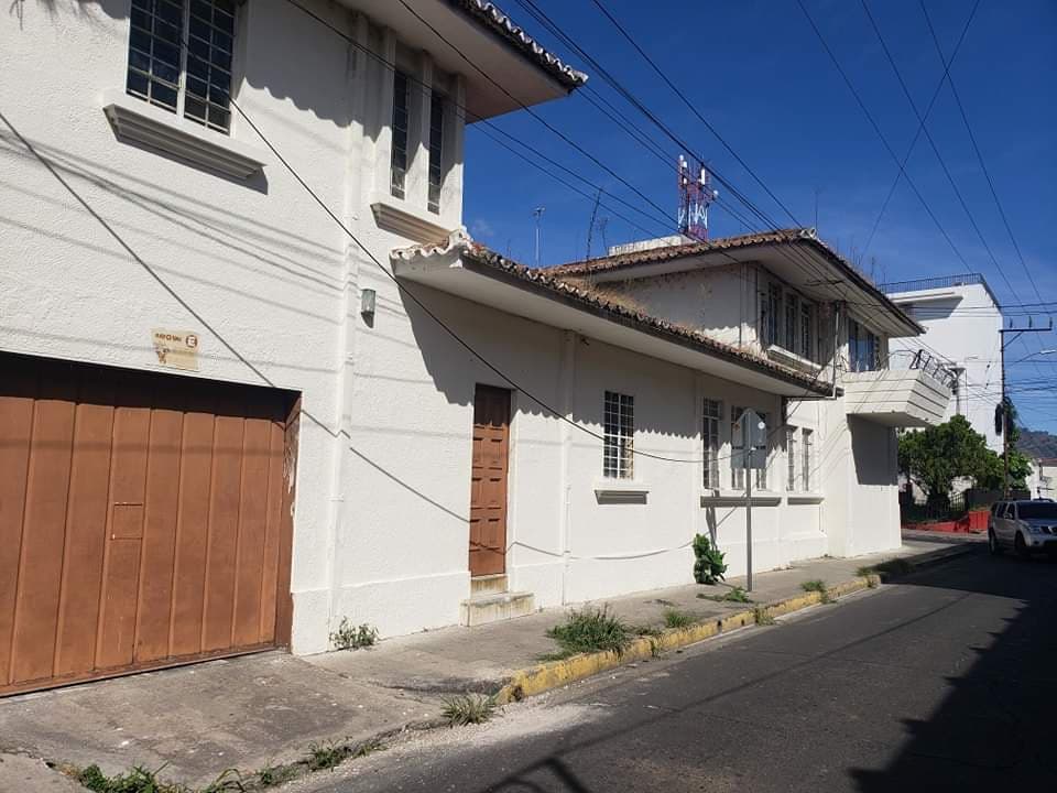 Alquiler casa comercial de esquina Centro de Santa Ana  - foto 3