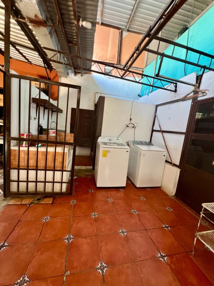 Casa comercial en venta en colonia IVU Santa Ana - foto 4