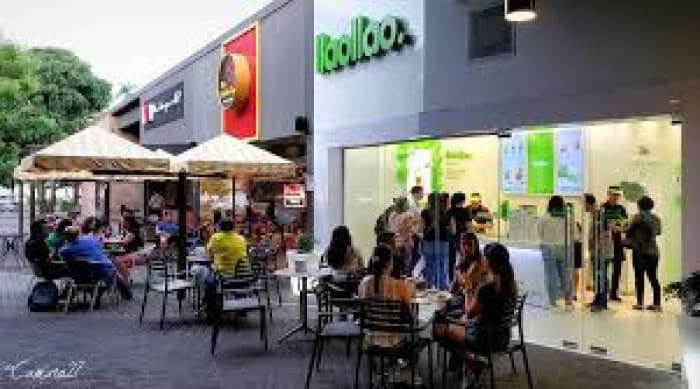 Local en alquiler en centro comercial La Skina 85.67 m² - foto 2