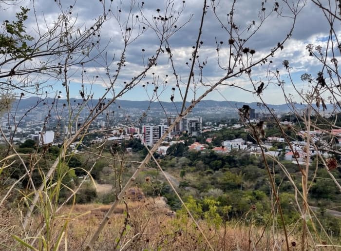 Terreno con vista a la ciudad Colonia Escalón - foto 2