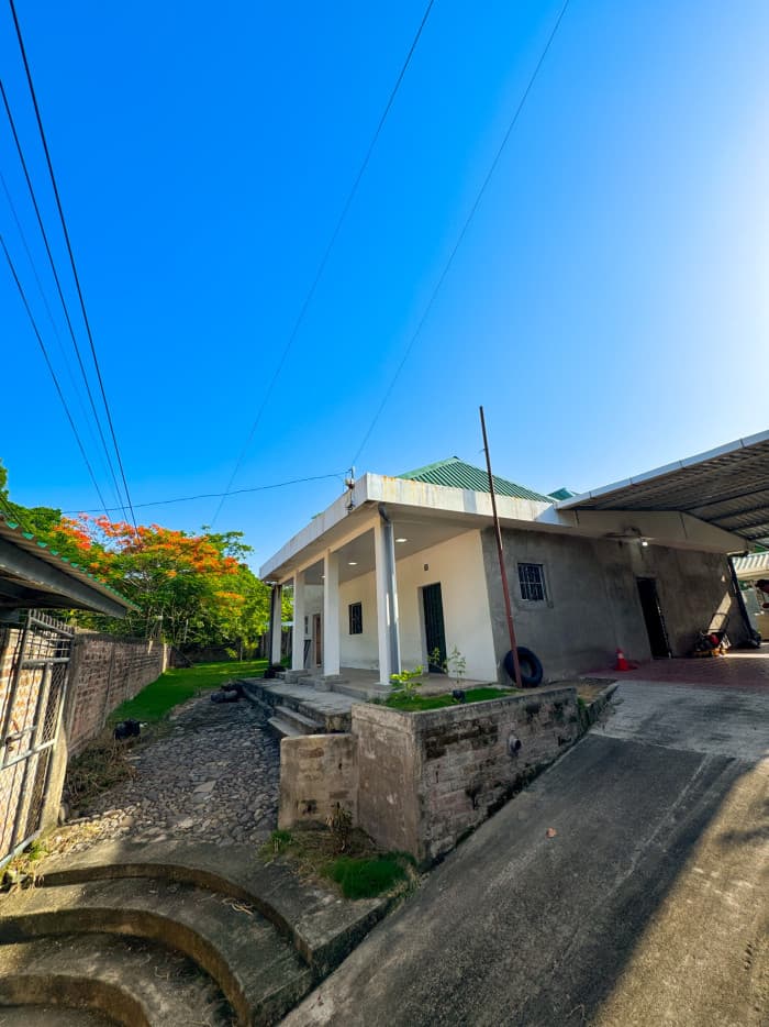 Amplia casa comercial en Santiago Nonualco La Paz - foto 2