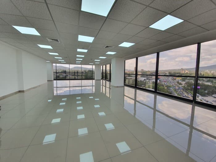 Nivel completo en alquiler en Torre Cuscatlán - foto 4