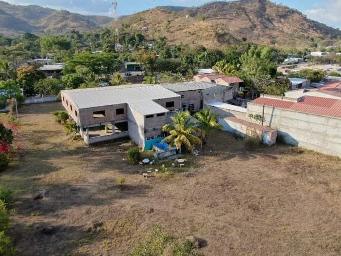 Propiedad comercial en Santa Ana buena ubicación - foto 4