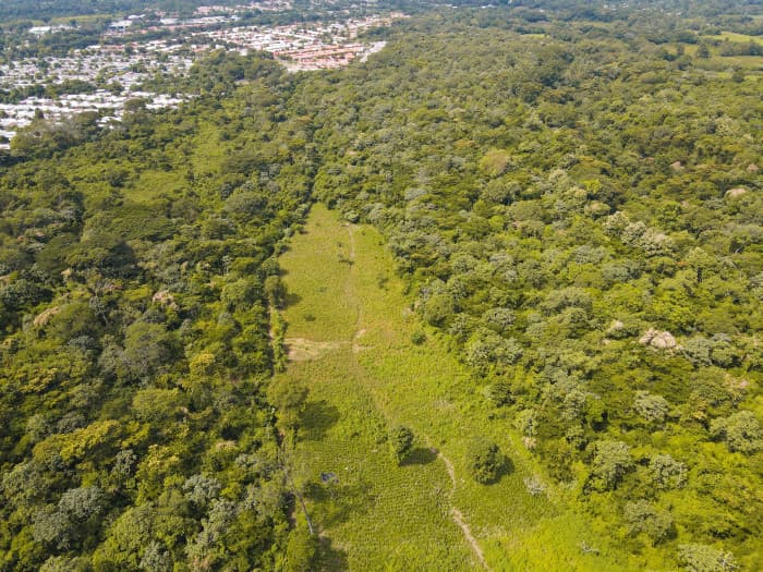 Terreno por Bosques de Lourdes en zona de crecimiento - foto 4