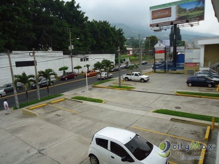 Local de 50 metros en Colonia Escalón frente comercial - foto 3