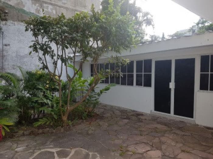 Alquilo propiedad comercial 539 m² Escalón 9 parqueos - foto 4