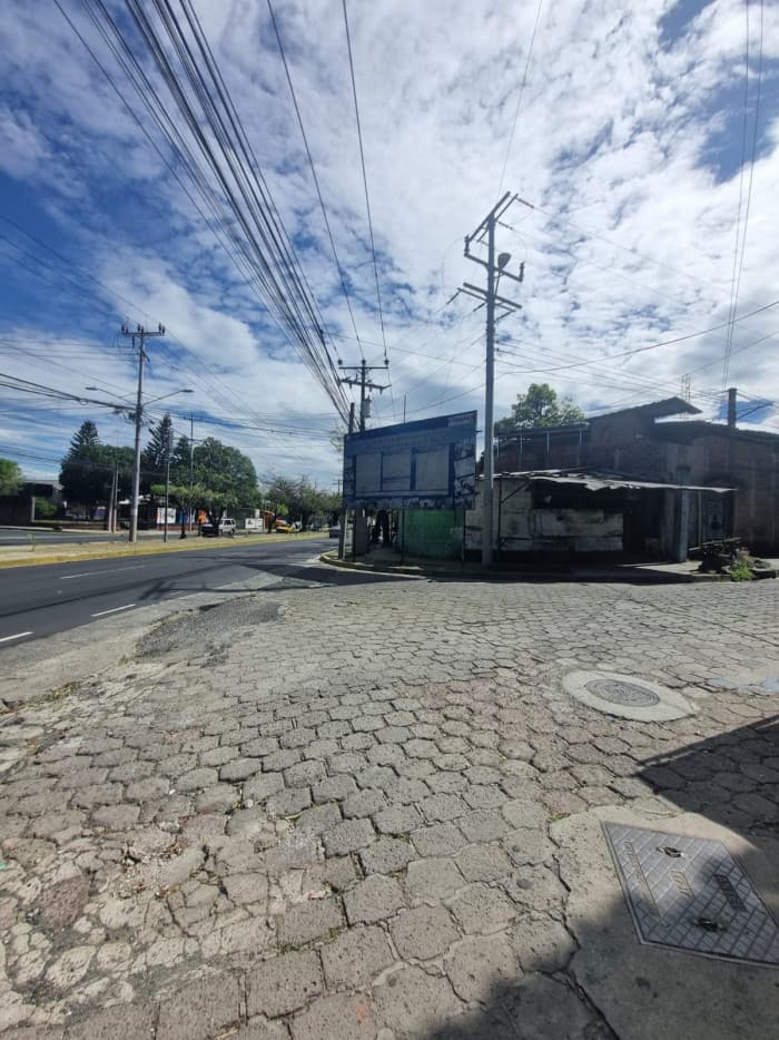 Propiedad comercial Bulevar del Ejercito 10,500 metros - foto 2