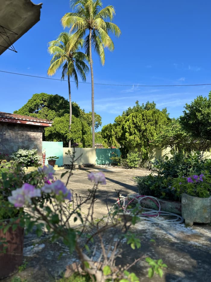 Amplia casa con excelente ubicación en Santa Ana - foto 4