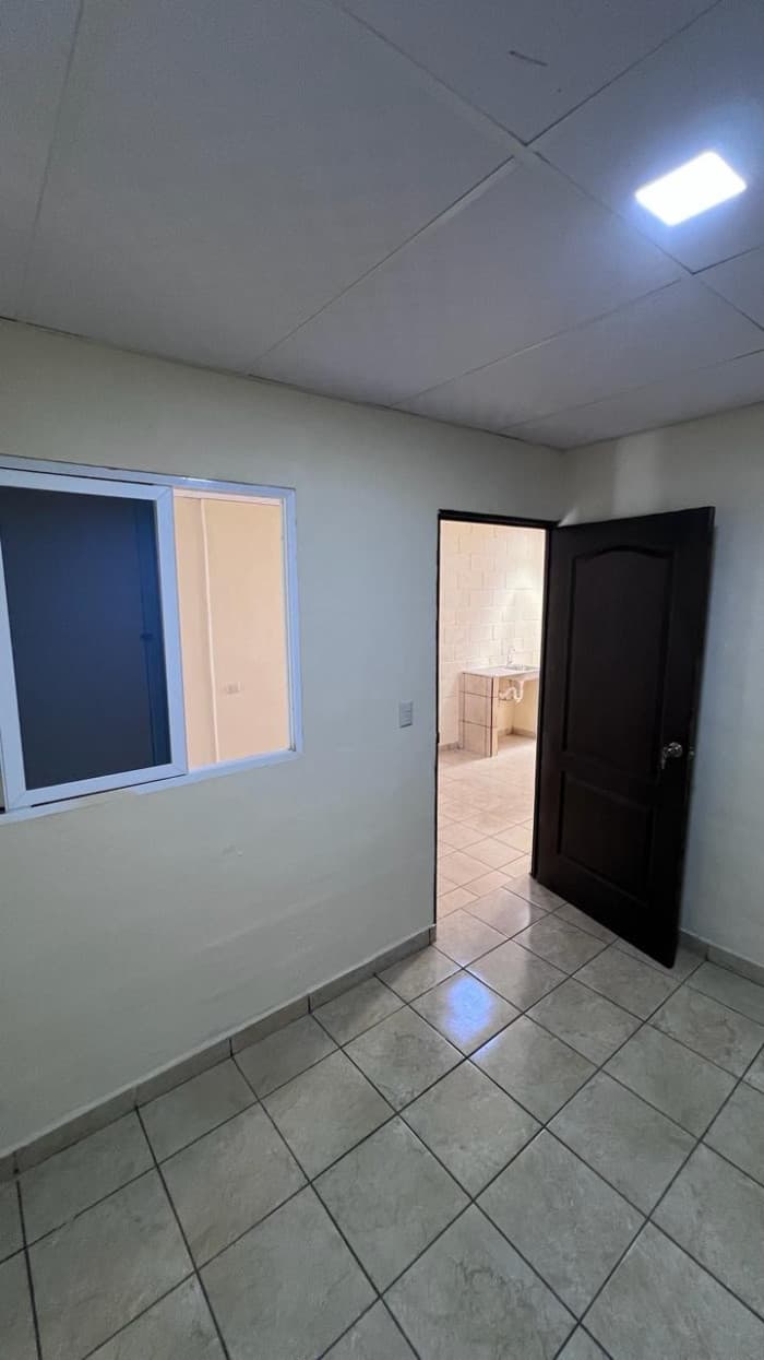 Casa completamente remodelada en Tonacatepeque - foto 4