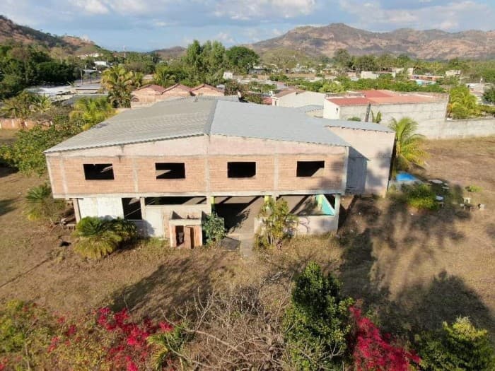 Propiedad comercial en Santa Ana buena ubicación - foto 3