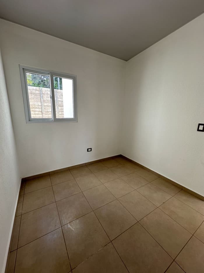 Alquiler de casa nueva en EcoTerra Santa Ana - foto 2
