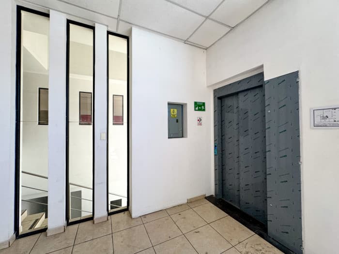 Edificio comercial en venta y renta Colonia Médica  - foto 4