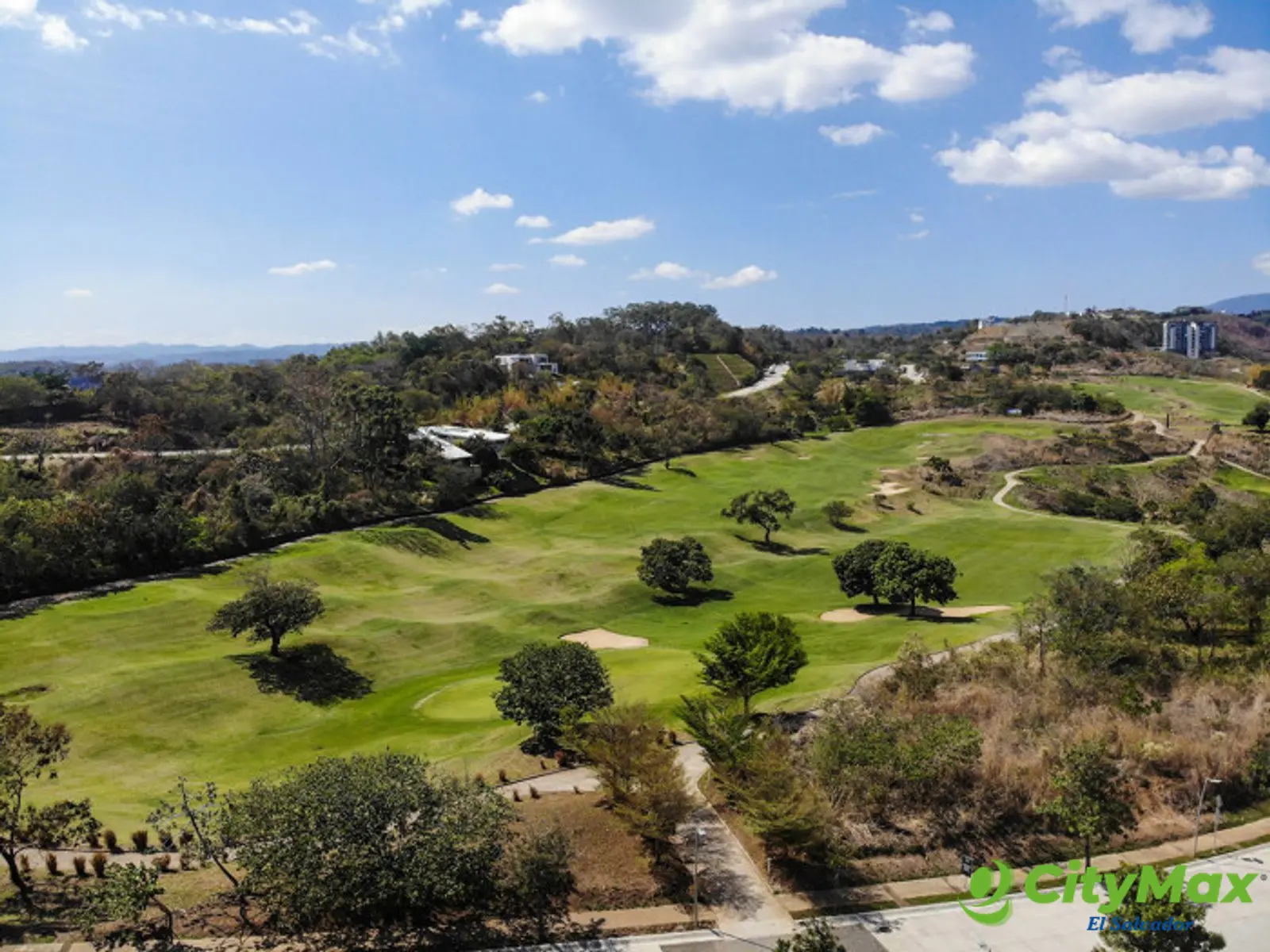 Terreno en venta en El Encanto Country Club - foto 1