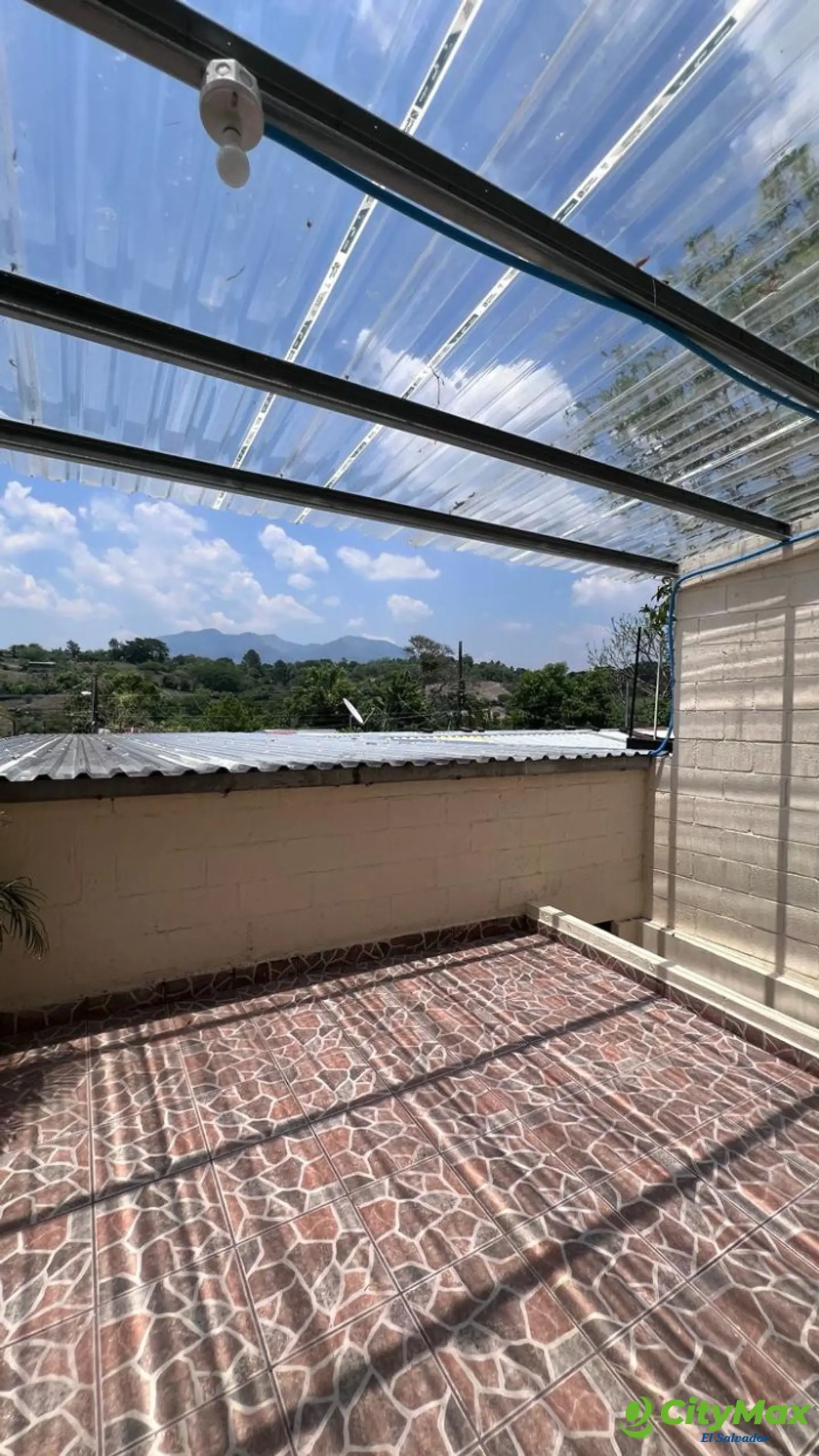 Casa completamente remodelada en Tonacatepeque - Terraza con vista a Nejapa